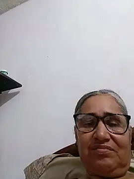 Snapshot of _candi chatting on 05.26.26 candi online show from 05.26.26
