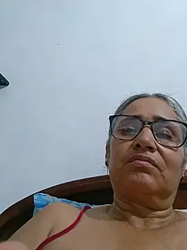Snapshot of _candi chatting on 05.31.26 candi online show from 05.31.26