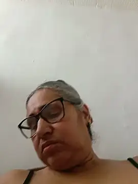 Snapshot of _candi chatting on 05.31.26 candi online show from 05.31.26