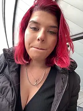 RiriRoseey online show from 03.05.26