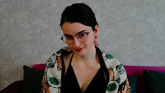 Miss Arwen online show from 12.03.25