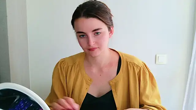 Miss Arwen online show from 06.18.26