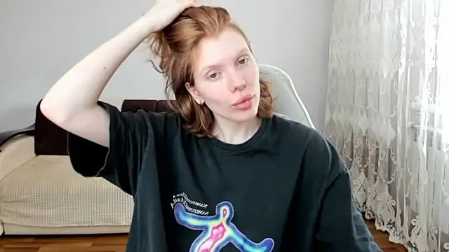 Snapshot of StellaDavis chatting on 04.27.26 StellaDavis online show from 04.27.26