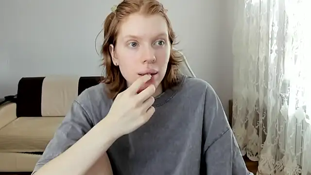 Snapshot of StellaDavis chatting on 05.04.26 StellaDavis online show from 05.04.26