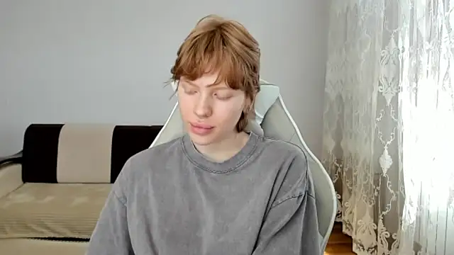 Snapshot of StellaDavis chatting on 05.17.26 StellaDavis online show from 05.17.26