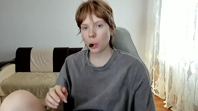 Snapshot of StellaDavis chatting on 05.21.26 StellaDavis online show from 05.21.26
