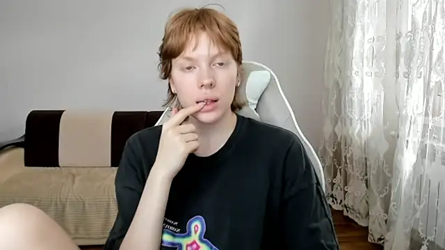 Snapshot of StellaDavis chatting on 05.28.26 StellaDavis online show from 05.28.26