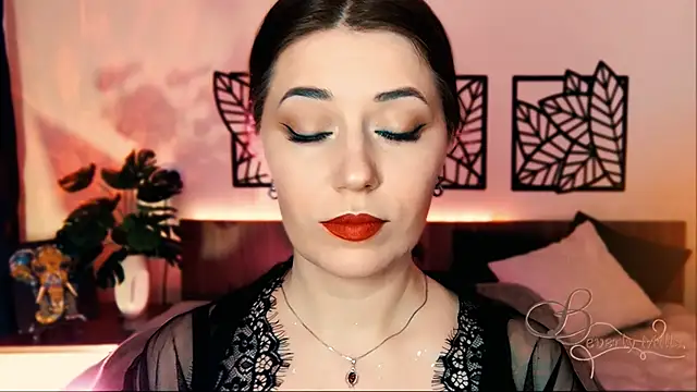 MissBeverlyMills online show from 03.09.25