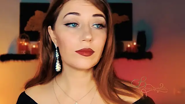 MissBeverlyMills online show from 11.02.25