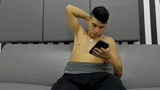 andrew rose  online show from 01.18.25