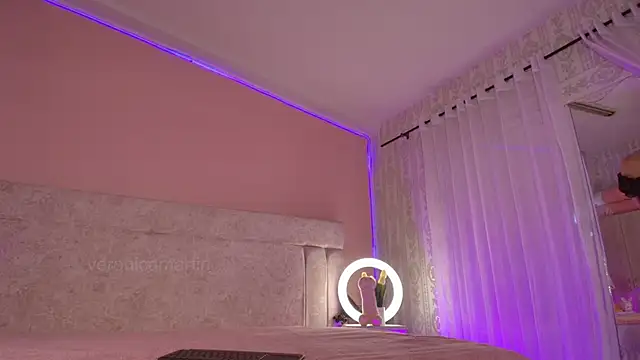 VeronicaMartiin online show from 11.24.25