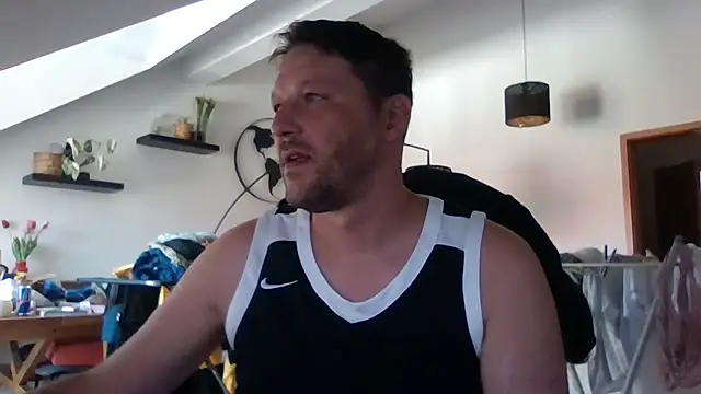 Snapshot of BennyLommy chatting on 08.08.26 BennyLommy online show from 08.08.26