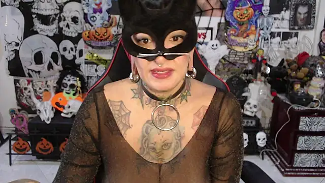 Rollyderolandia666 online show from 10.28.25