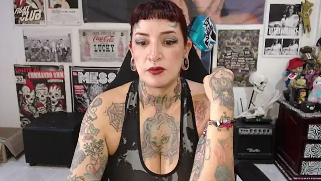 Snapshot of Rollyderolandia666 chatting on 04.21.26 Rollyderolandia666 online show from 04.21.26