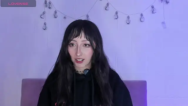 Snapshot of v1cky_ chatting on 05.26.26 v1cky online show from 05.26.26