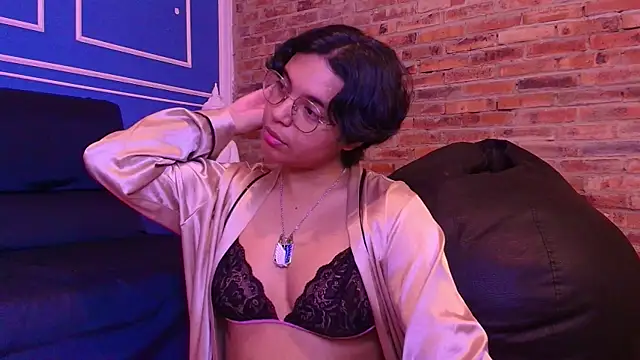 Emmapark  online show from 11.25.25