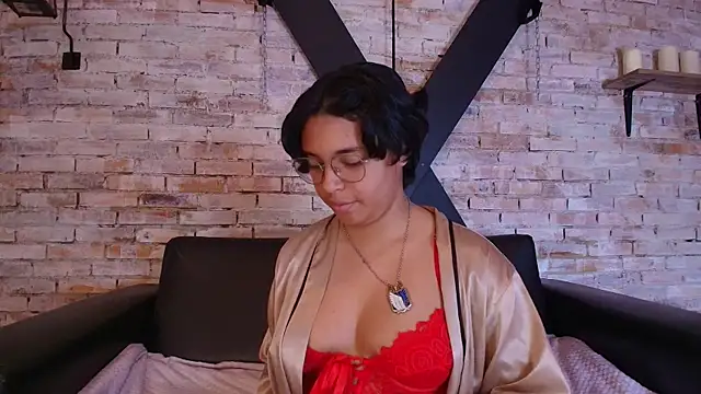 Emmapark  online show from 12.14.25