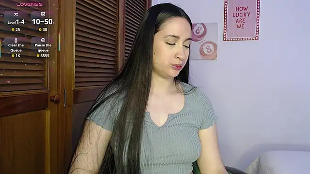 Snapshot of sofiaduque_26 chatting on 04.26.26 sofiaduque 26 online show from 04.26.26