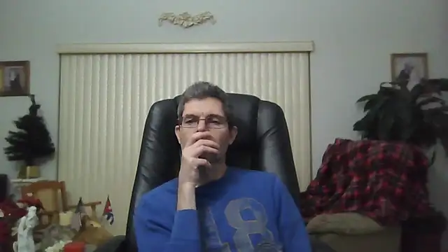 Snapshot of Copfiremen4566 chatting on 12.16.25 Copfiremen4566 online show from 12.16.25