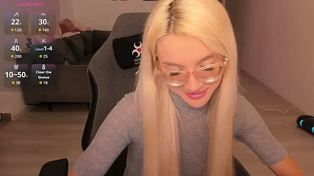 Snapshot of LovelyBianca chatting on 04.28.26 LovelyBianca online show from 04.28.26