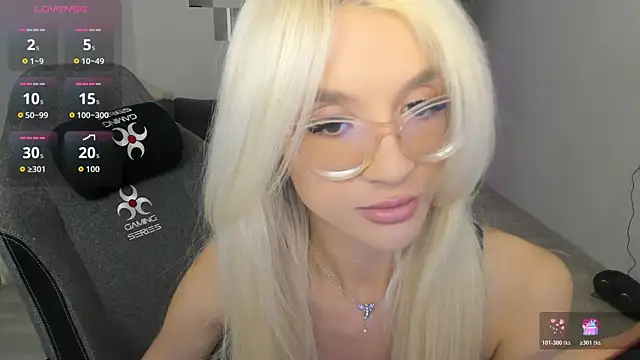 Snapshot of LovelyBianca chatting on 04.30.26 LovelyBianca online show from 04.30.26