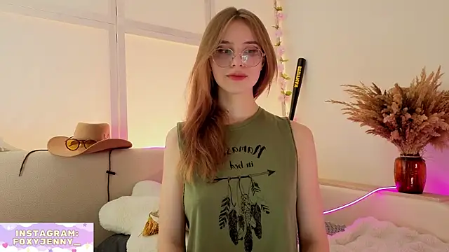 Snapshot of JennyDilly chatting on 07.24.26 JennyDilly online show from 07.24.26