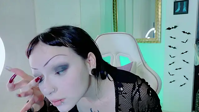 Madison Jackson online show from 04.12.26