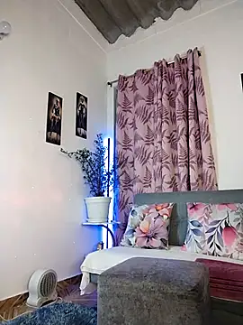 Snapshot of Charlotte_Bayron chatting on 03.10.25 Charlotte Bayron online show from 03.10.25