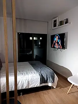 Charlotte Bayron online show from 10.31.25