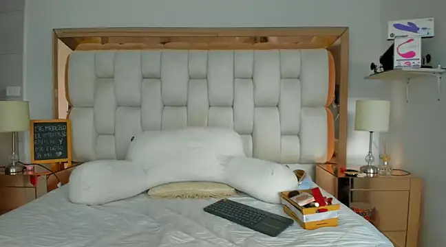 emilyparkerr01 online show from 12.26.24