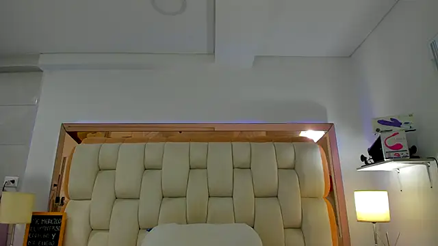 emilyparkerr01 online show from 12.28.24