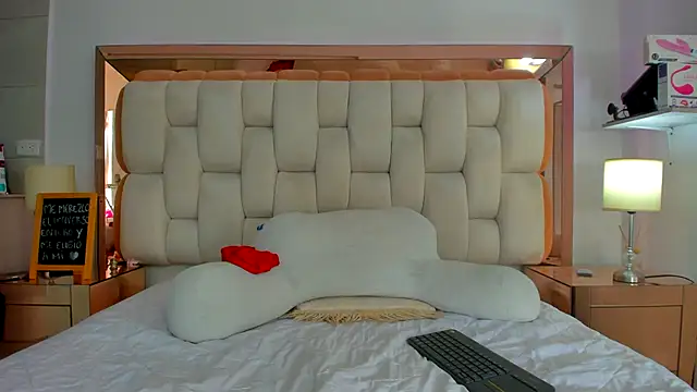 emilyparkerr01 online show from 02.14.25