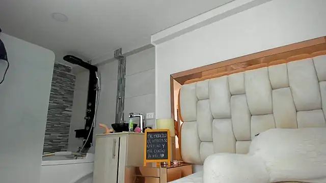 emilyparkerr01 online show from 03.01.25