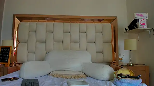 emilyparkerr01 online show from 03.11.25