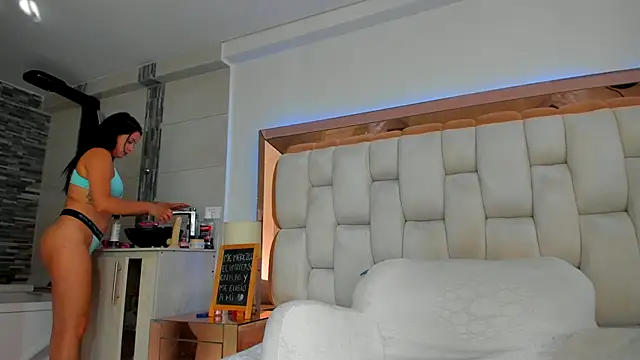 emilyparkerr01 online show from 03.14.25