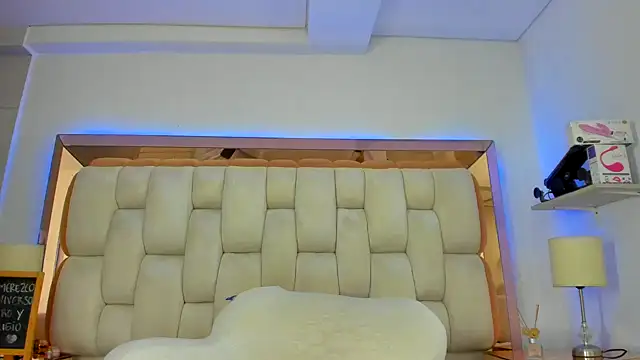 emilyparkerr01 online show from 03.20.25