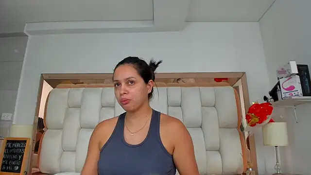 emilyparkerr01 online show from 09.10.25