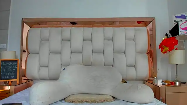 emilyparkerr01 online show from 10.10.25