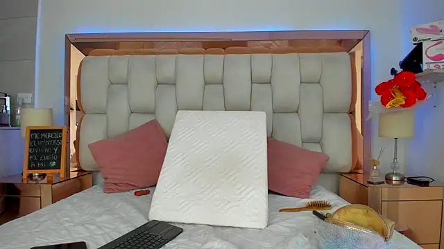 emilyparkerr01 online show from 10.23.25