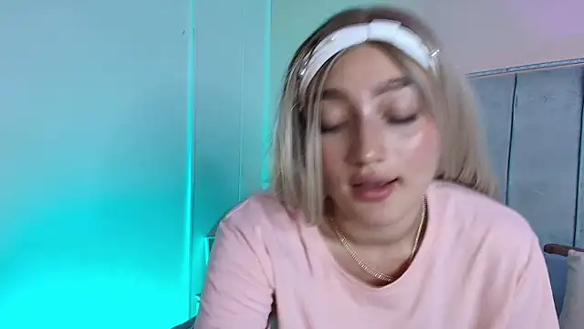 Giaa Ross online show from 01.09.25
