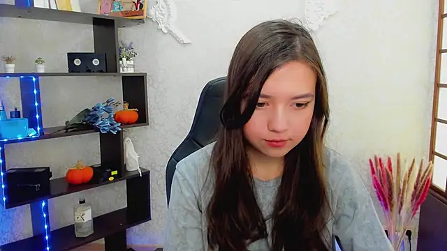 Lina Brownie online show from 12.21.24