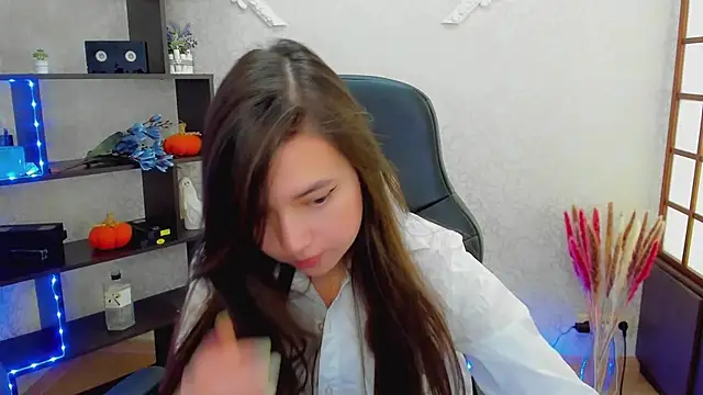 Lina Brownie online show from 12.22.24