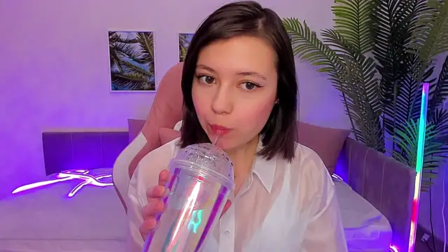 Lina Brownie online show from 03.08.25