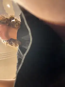 Snapshot of RinaMood chatting on 02.20.26 RinaMood online show from 02.20.26