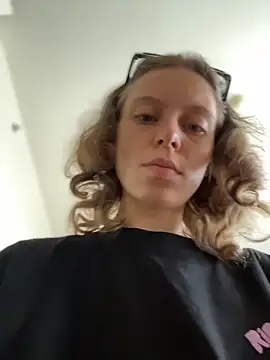 Snapshot of RinaMood chatting on 02.26.26 RinaMood online show from 02.26.26