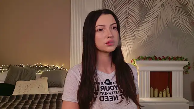 Miley Smile online show from 12.21.25