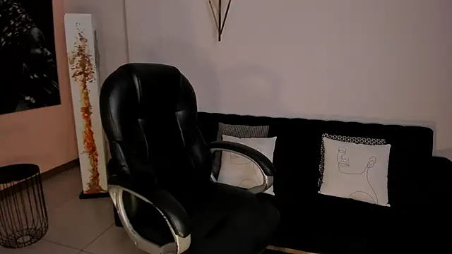 Snapshot of CharlotteCox_ chatting on 01.30.25 CharlotteCox  online show from 01.30.25