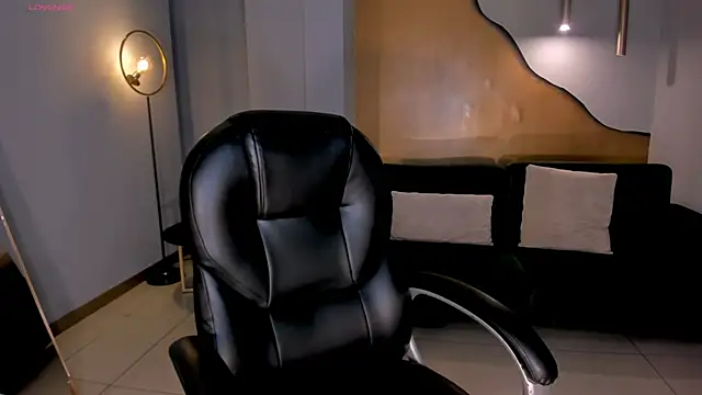 Snapshot of CharlotteCox_ chatting on 02.19.25 CharlotteCox  online show from 02.19.25