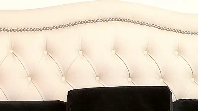 Snapshot of ShainaJoness chatting on 12.14.24 ShainaJoness online show from 12.14.24