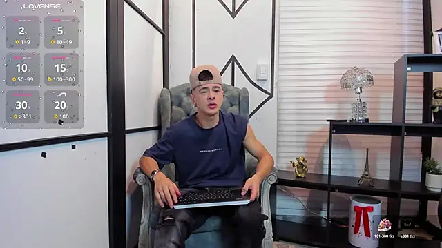 JuniorMorris  online show from 10.25.25